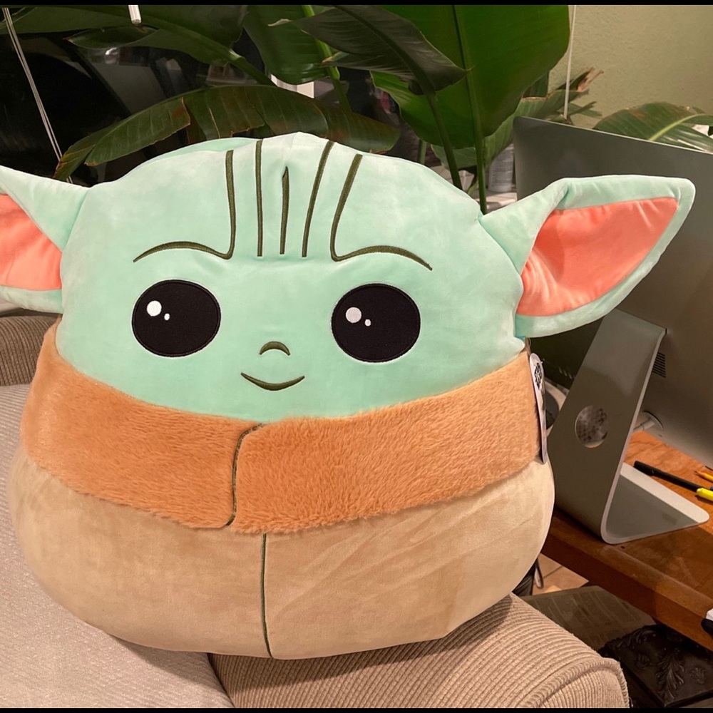 Baby yoda 20 in(1 left)